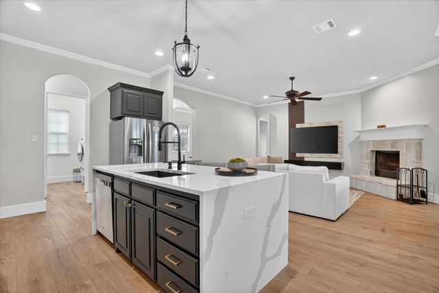10917 Chriswood Drive, Crowley, TX 76036