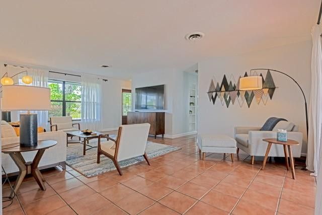 1311 SW 56th Avenue, Plantation, FL 33317