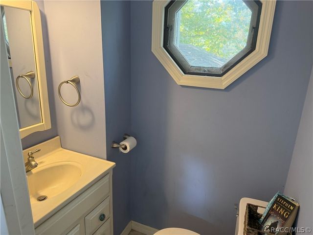 8459 W Oak Street, Crystal River, FL 34428