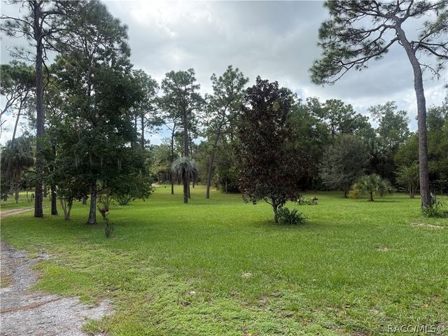 8459 W Oak Street, Crystal River, FL 34428
