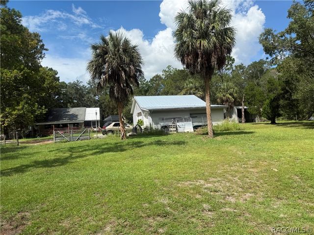 8459 W Oak Street, Crystal River, FL 34428