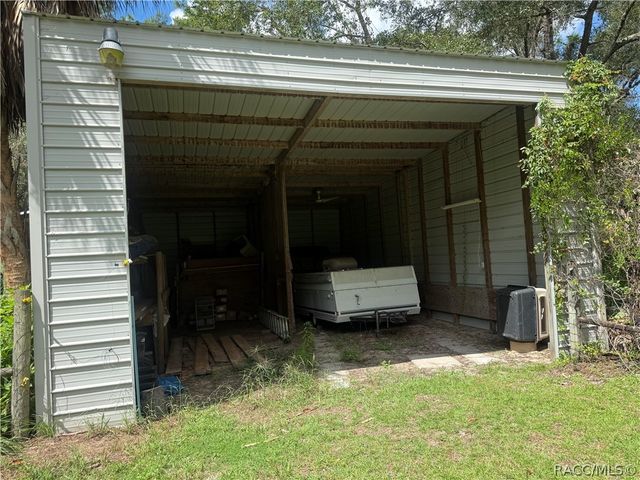 8459 W Oak Street, Crystal River, FL 34428