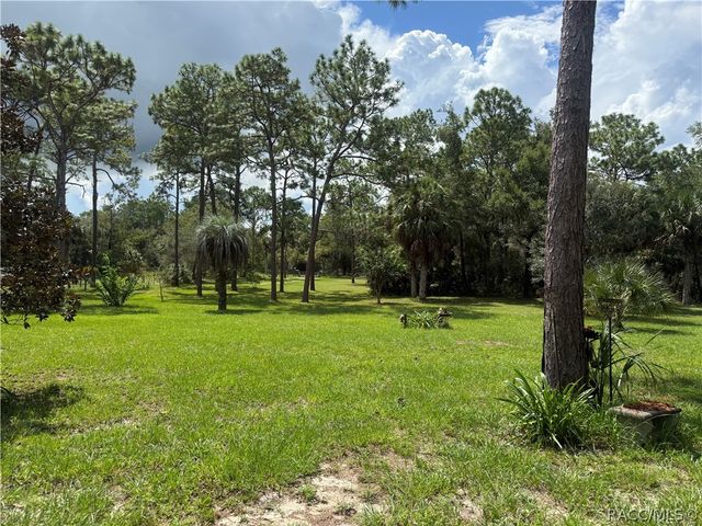 8459 W Oak Street, Crystal River, FL 34428
