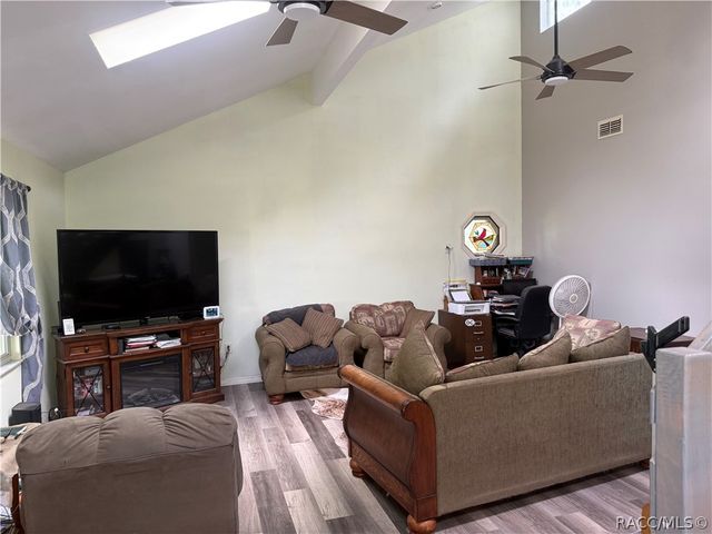 8459 W Oak Street, Crystal River, FL 34428