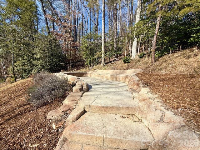 3132 Stoney Brook Drive, Lenoir, NC 28645