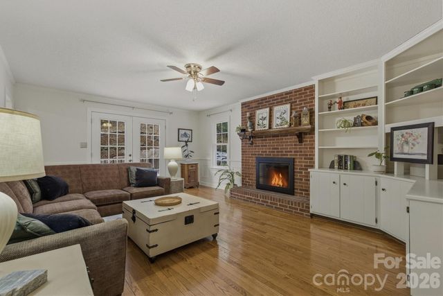 3132 Stoney Brook Drive, Lenoir, NC 28645