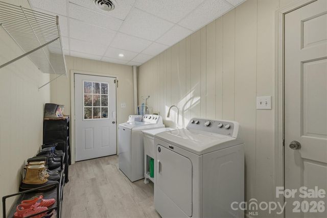 3132 Stoney Brook Drive, Lenoir, NC 28645