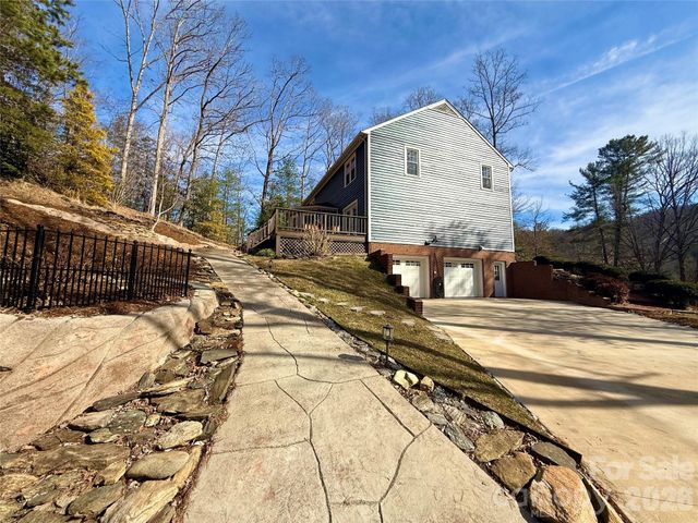 3132 Stoney Brook Drive, Lenoir, NC 28645