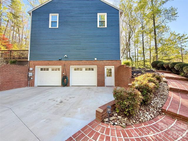 3132 Stoney Brook Drive, Lenoir, NC 28645