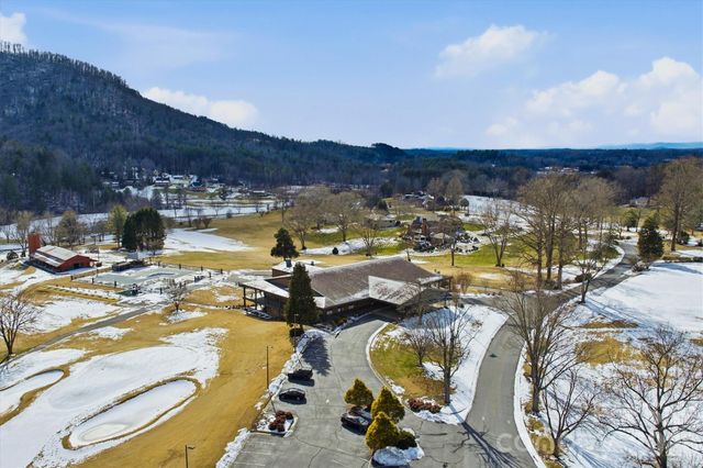 3132 Stoney Brook Drive, Lenoir, NC 28645