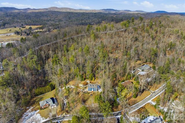 3132 Stoney Brook Drive, Lenoir, NC 28645