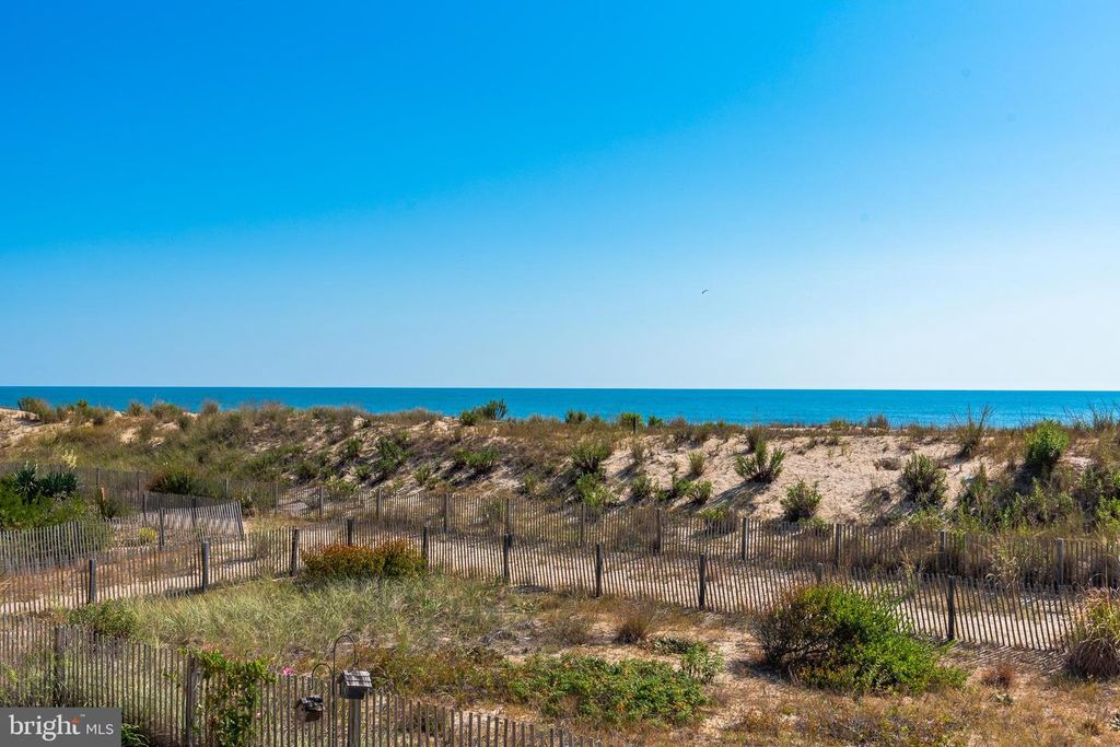 Image 3 of property listing at 7601 ATLANTIC AVE #3, Ocean City, MD 21842