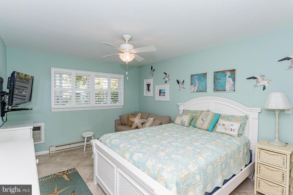 Image 41 of property listing at 7601 ATLANTIC AVE #3, Ocean City, MD 21842