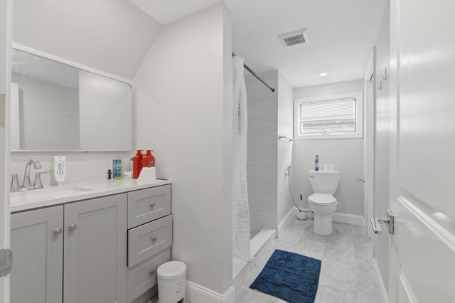9 Vassall St, Quincy, MA 02170