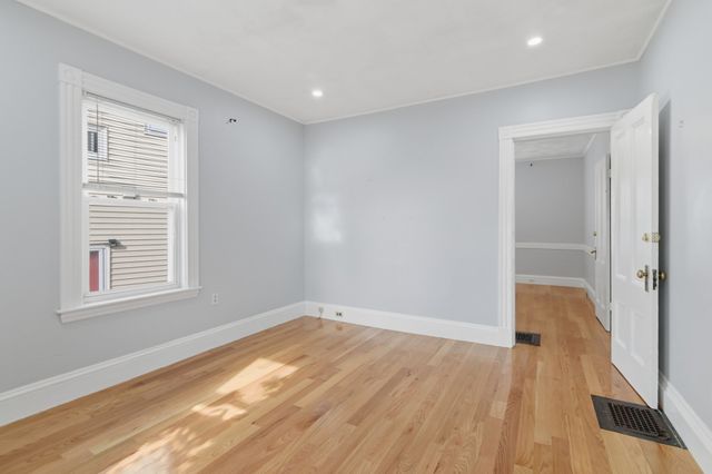 9 Vassall St, Quincy, MA 02170