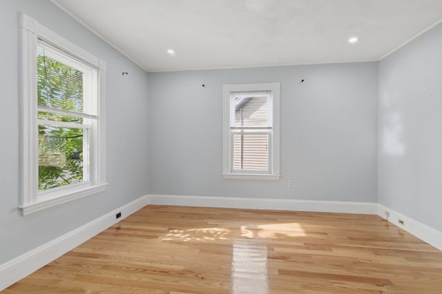9 Vassall St, Quincy, MA 02170