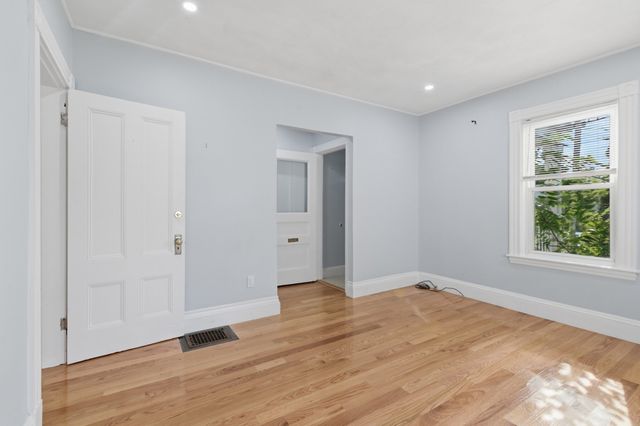 9 Vassall St, Quincy, MA 02170