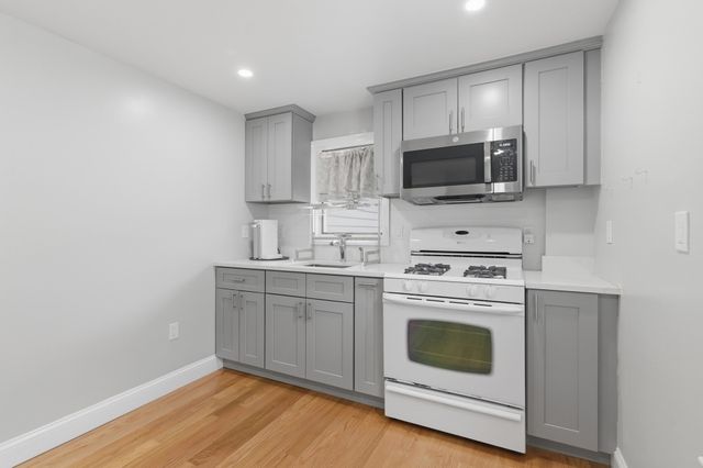 9 Vassall St, Quincy, MA 02170