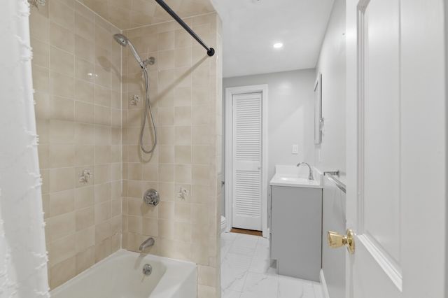 9 Vassall St, Quincy, MA 02170
