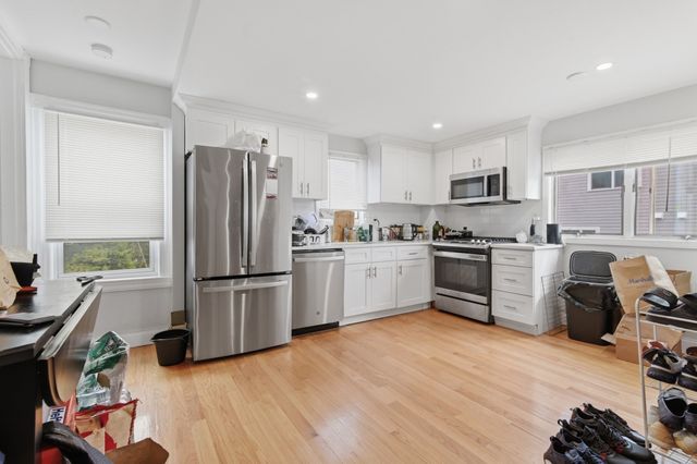 9 Vassall St, Quincy, MA 02170