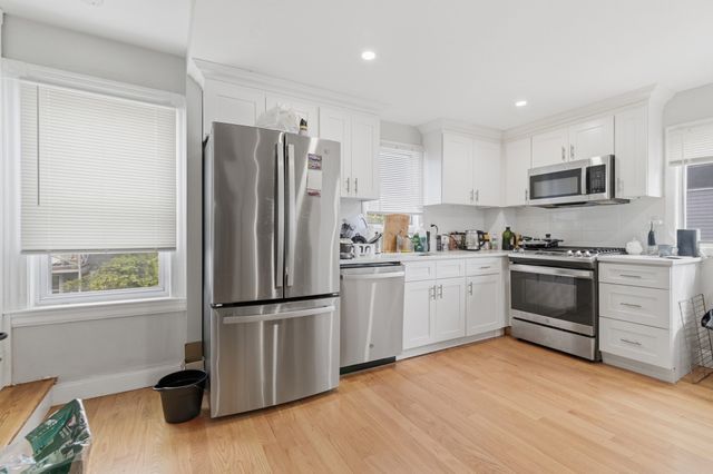 9 Vassall St, Quincy, MA 02170