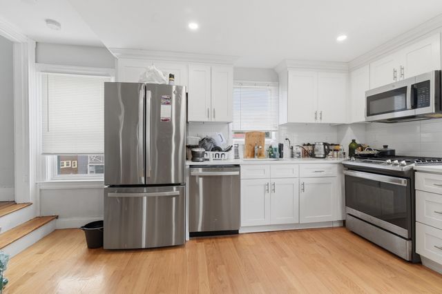9 Vassall St, Quincy, MA 02170