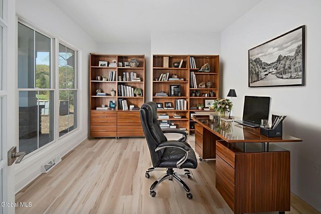 20 Overlook Drive, New Scotland, NY 12159