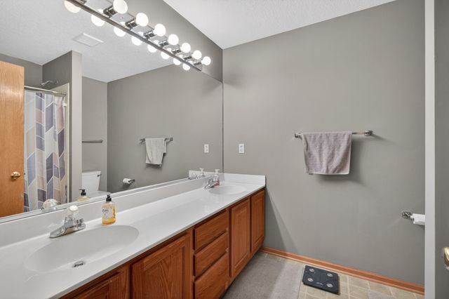 4009 NW 2nd Place, Ankeny, IA 50023