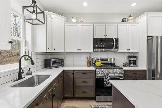 2388 Ridge Road Ext, Economy, PA 15003