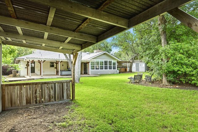 2004 Creekview DR, Round Rock, TX 78681