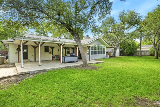 2004 Creekview DR, Round Rock, TX 78681