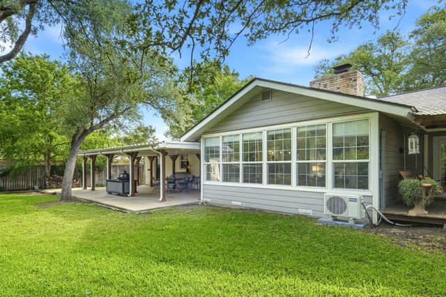 2004 Creekview DR, Round Rock, TX 78681