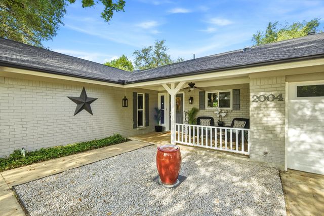 2004 Creekview DR, Round Rock, TX 78681
