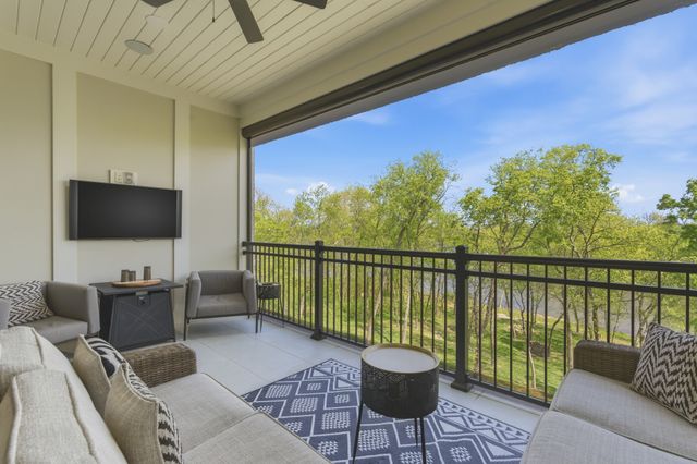 1024 Club View Dr Unit B301, Gallatin, TN 37066