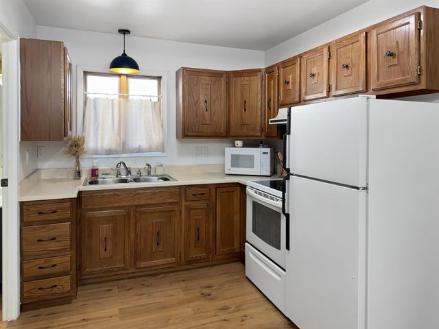 301 15th Avenue SW, Minot, ND 58701