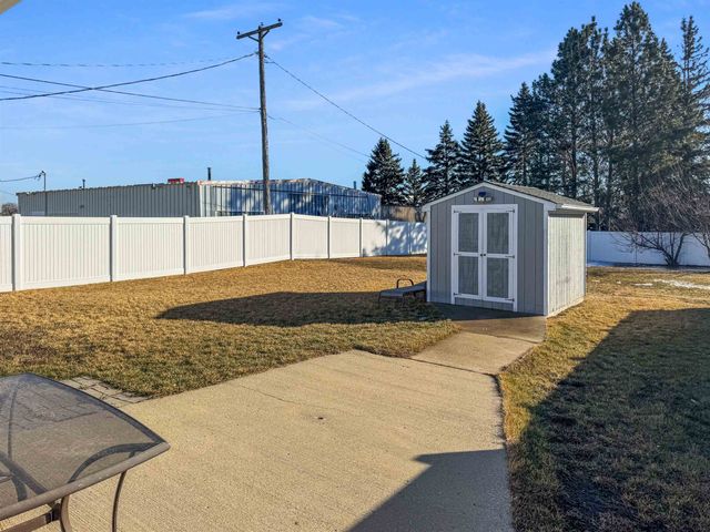 301 15th Avenue SW, Minot, ND 58701