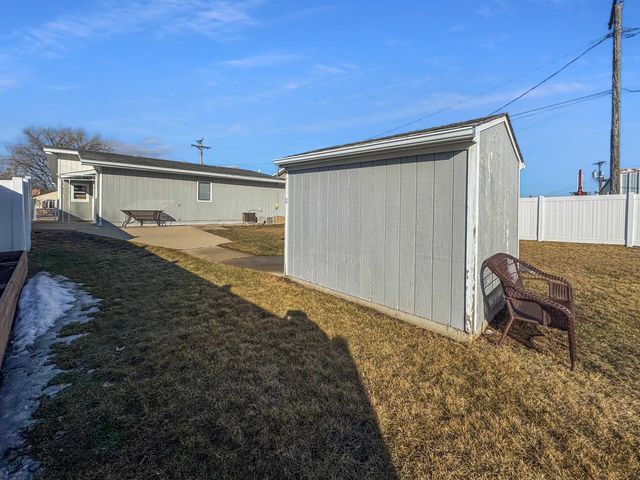 301 15th Avenue SW, Minot, ND 58701
