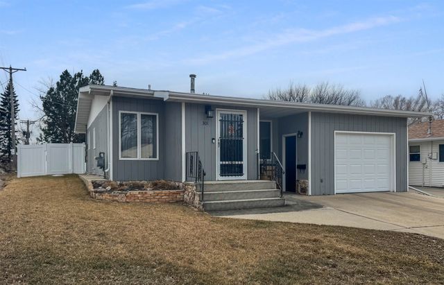 301 15th Avenue SW, Minot, ND 58701
