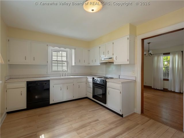 306 Monroe Street, South Charleston, WV 25303