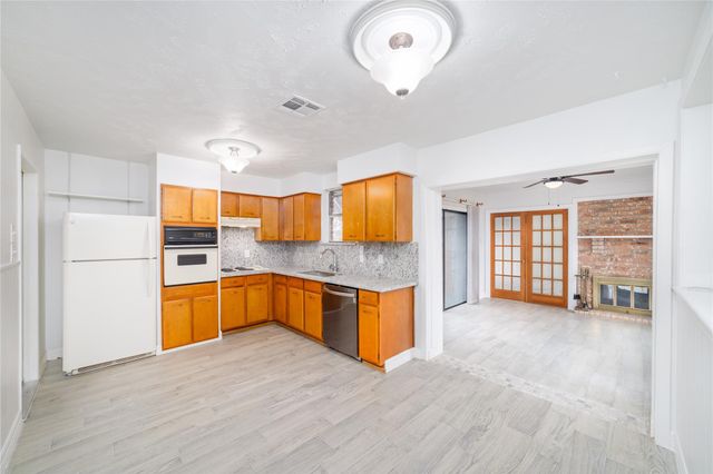 10830 Sela Lane, Houston, TX 77072