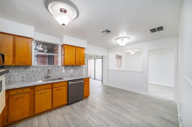 10830 Sela Lane, Houston, TX 77072