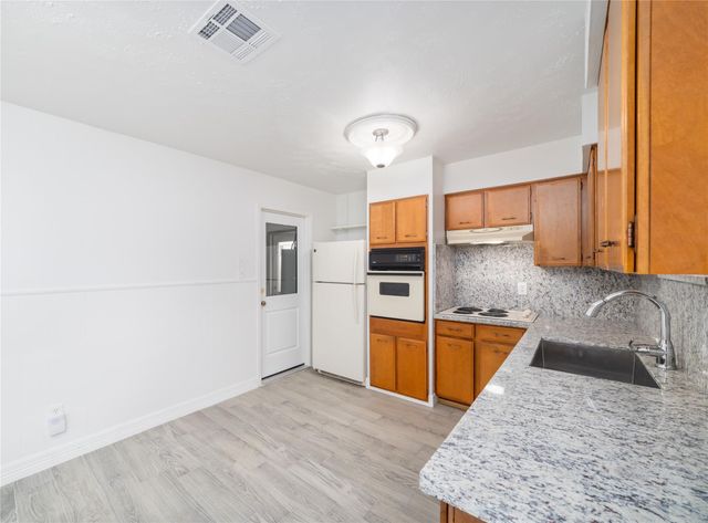 10830 Sela Lane, Houston, TX 77072