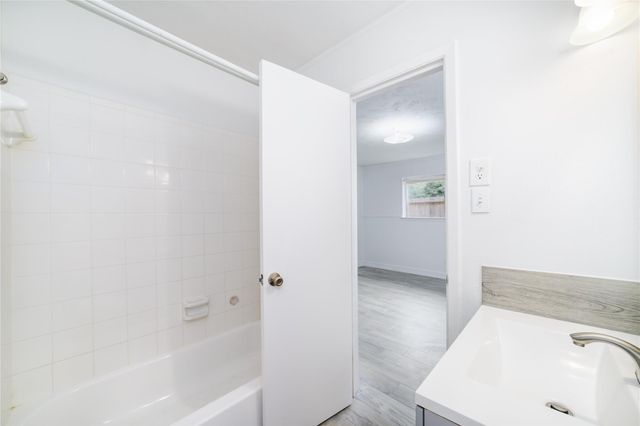 10830 Sela Lane, Houston, TX 77072