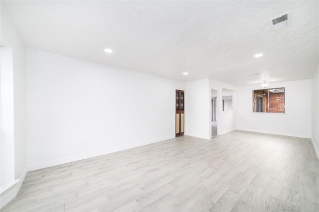 10830 Sela Lane, Houston, TX 77072