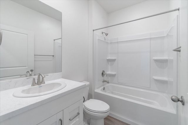 903 Katmai Place, Redding, CA 96001