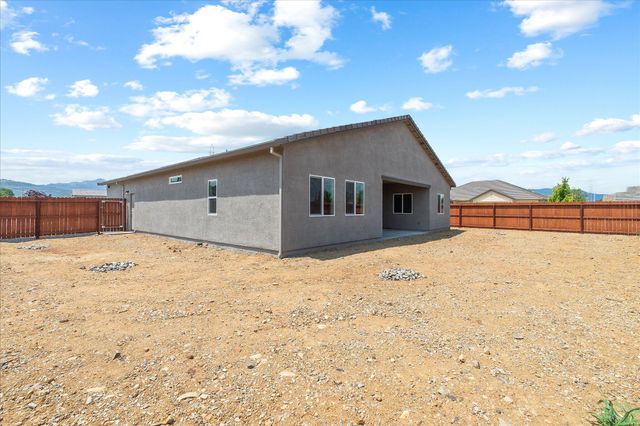 903 Katmai Place, Redding, CA 96001