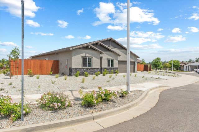 903 Katmai Place, Redding, CA 96001