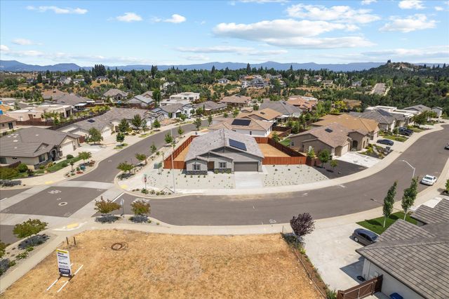 903 Katmai Place, Redding, CA 96001