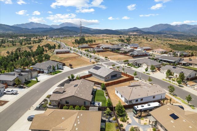 903 Katmai Place, Redding, CA 96001