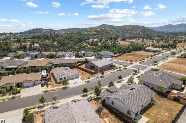 903 Katmai Place, Redding, CA 96001